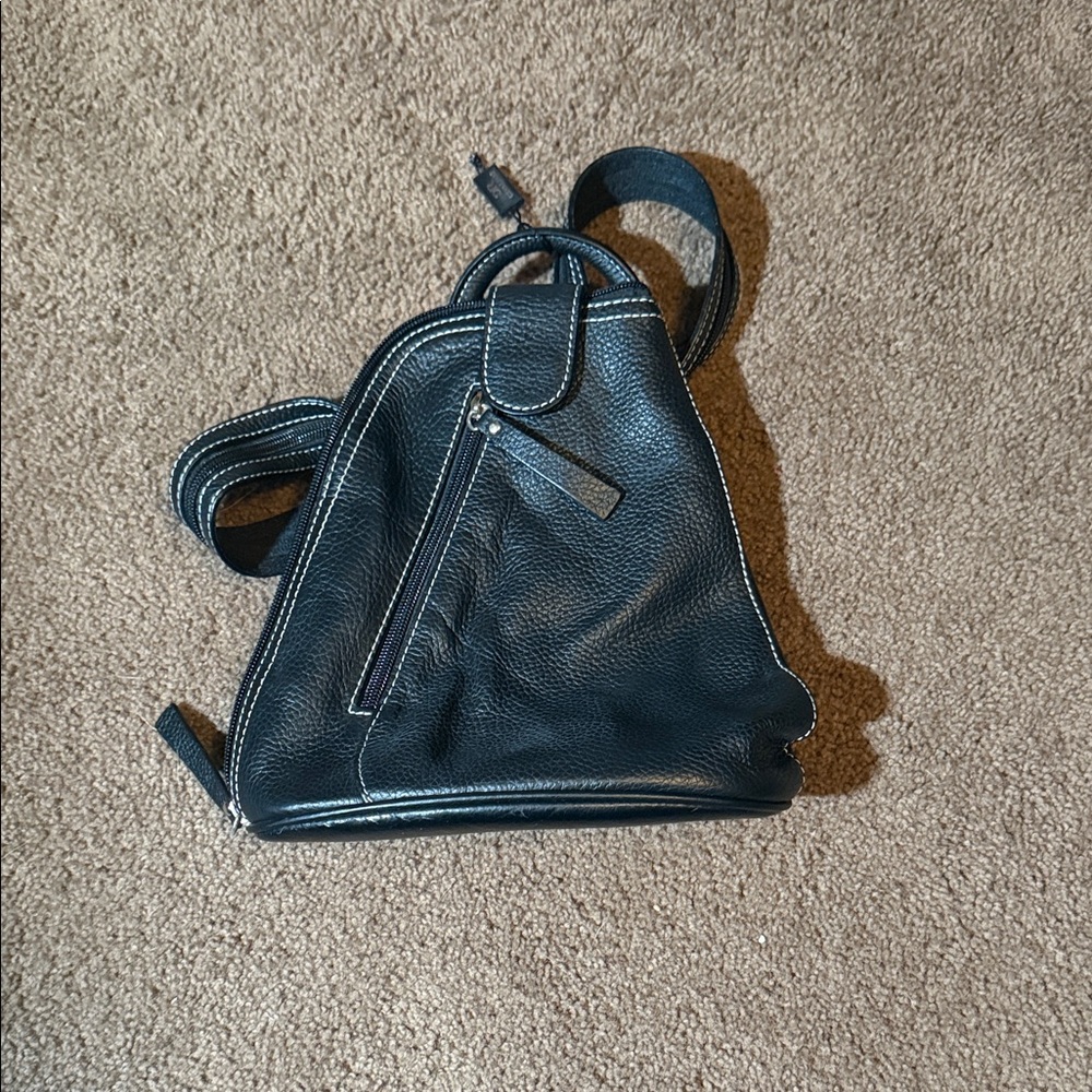 CAVALIERI Black Leather Crossbody or backpack .. made in Italy. Ex. Condition